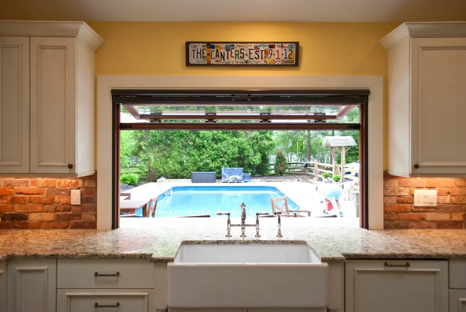 Commercial Kitchen Windows - -หน้าต่างพับแนวตั้งอลูมิเนียมอัลลอยด์หน้าต่างเชิงพาณิชย์แนวนอนสุดเหมาะสําหรับร้านค้าและห้องครัว